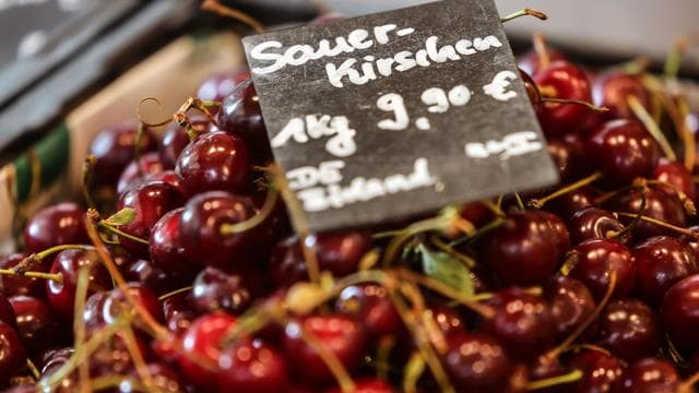 Erdbeeren und Kirschen: Obst aus NRW steht in starker Konkurrenz zu Importware