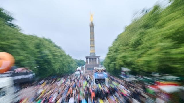 Keine Absage: Technoparade «Rave The Planet» soll stattfinden