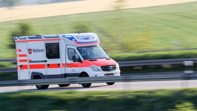 Unfälle: Kollision beim Überholen – Motorradfahrer schwer verletzt