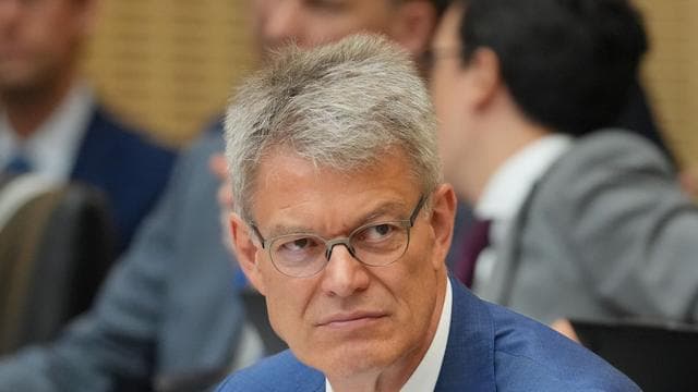 Kabinettsumbildung: Schnieder kommt Merz zuvor und bittet um Entlassung