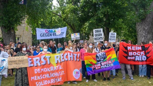 Magdeburg: Hunderte demonstrieren bei Wahlkampfauftakt der AfD Sachsen-Anhalt