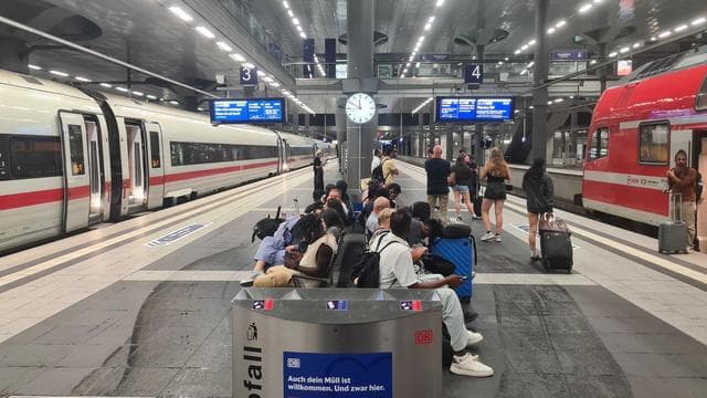 Deutsche Bahn: Alkoholverbot auf allen Bahnhöfen - was gilt in Berlin?