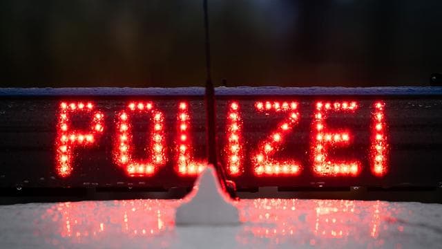 Gewalttaten: Frau in Unterkunft mit Benzin übergossen und angezündet