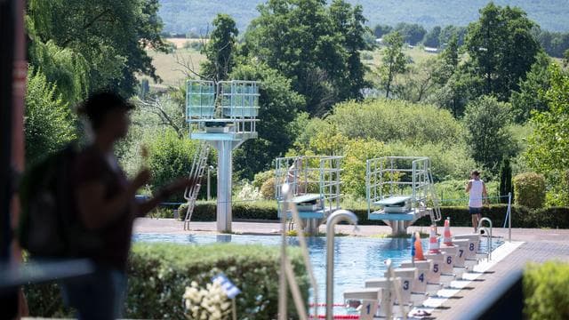 Sexuelle Belästigung: Freibad-Übergriffe in Gelnhausen: Prozessbeginn