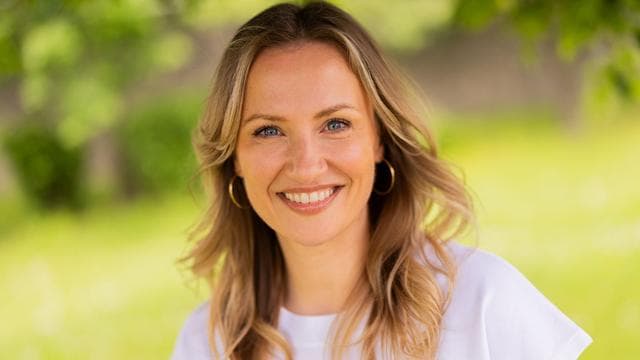 Leute: Soap-Star Niedieck: Spülmaschine ist Challenge im Ehe-Alltag