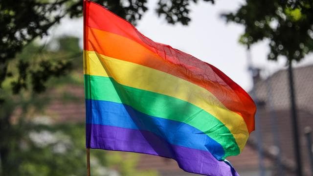Nach Brandanschlag: Nach Angriffen: Cottbus setzt beim CSD Zeichen gegen rechts