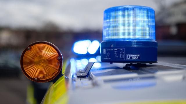 Verkettung von Unfällen: Frontalzusammenstoß auf Landstraße - drei Schwerverletzte