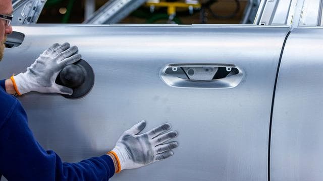 Stellenabbau bei BMW: Wenn du deinen Gegner nicht besiegen kannst, umarme ihn