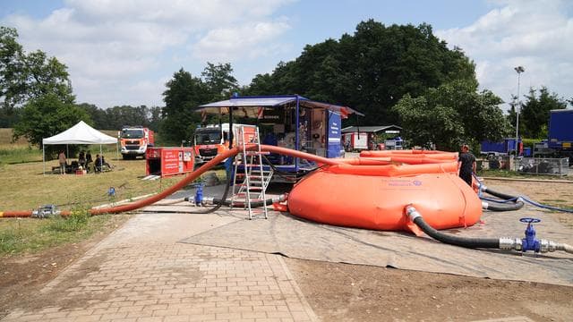 Waldbrand: Landkreis meldet Fortschritte bei Löscharbeiten in Müritz-Nationalpark