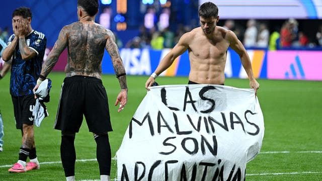 Fußball-WM: Fifa ermittelt wegen Falklandinseln-Banner gegen Argentinien