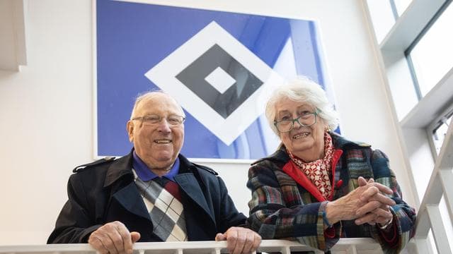 Trauerfeier im Familienkreis: An Uwe Seelers Todestag: Ehefrau Ilka in Hamburg beerdigt