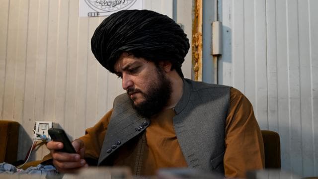 Taliban in Afghanistan: Taliban verbieten Smartphones für Regierungsangestellte
