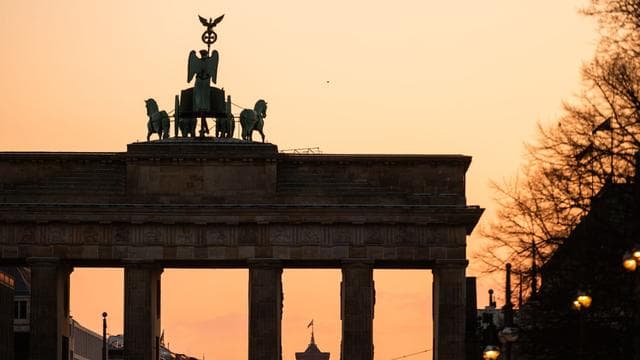 Sperrungen: Zum CSD: Mehrere Straßen in Tiergarten gesperrt