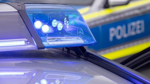Tödlicher Verkehrsunfall: Nach Autounfall: 20-Jähriger tot, Fahrer in Lebensgefahr
