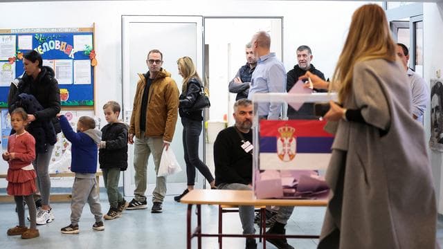 Serbien: Serbische Parlamentswahl hat begonnen