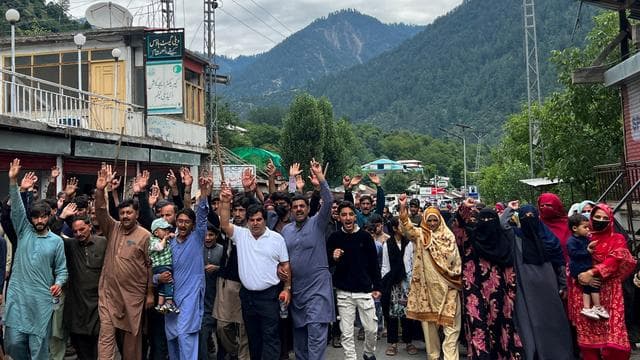 Wahlen in Kaschmir: Wahl in pakistanischem Teil Kaschmirs beginnt unter Protesten
