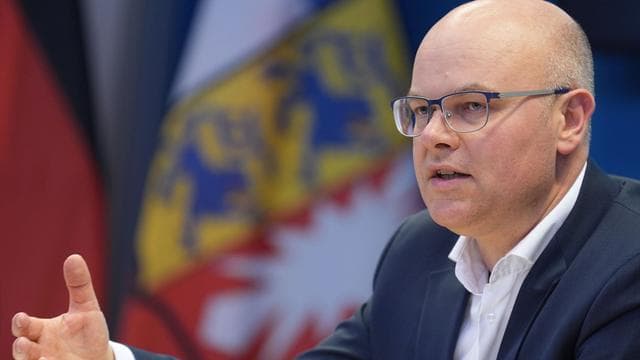 Umweltrisiko: Goldschmidt: Tanker mit russischem Öl sind Gefahr für Ostsee