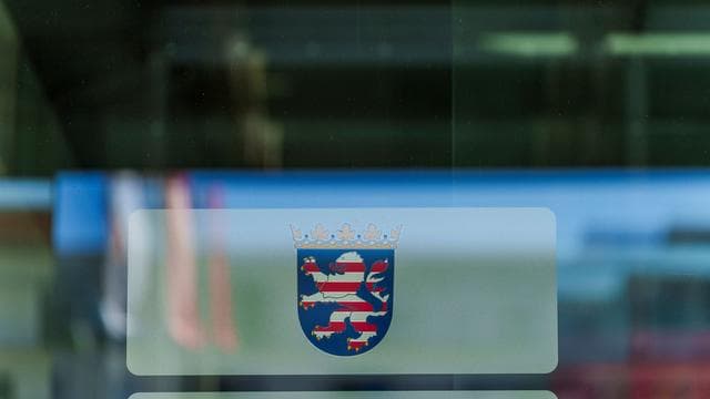 Oberlandesgericht: Vom Designerstuhl gekippt: Frau bekommt kein Schmerzensgeld