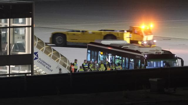 Abschiebung nach Afghanistan: Deutschland schiebt 40 weitere Männer nach Afghanistan ab