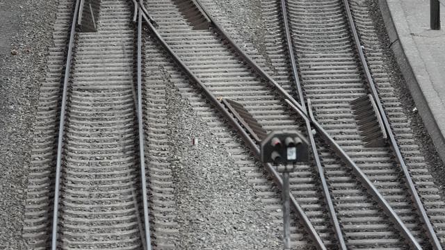 Zugausfälle: Brückenschäden: Bahnstrecke Essen–Gelsenkirchen gesperrt