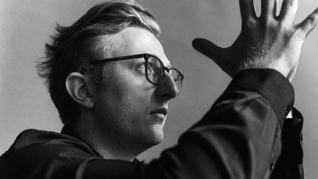 Anthony Sintow-Behrens: »Man spielt mit dem Kopf Klavier und lernt, den Körper zu benutzen«