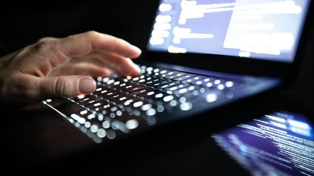 Cyberkriminalität: Online-Trading-Betrug: Opfer investieren über eine Million