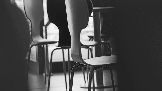 Diebstahl an Universitäten: Tat ohne Täter – Teil 1: Die verschwundenen Stühle