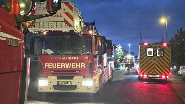 Notfälle: Feuerwehreinsatz – zwei Menschen mit Vergiftung in Klinik