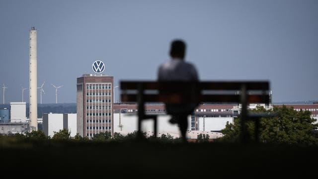 Autohersteller: Volkswagen meldet Gewinneinbruch um fast 64 Prozent