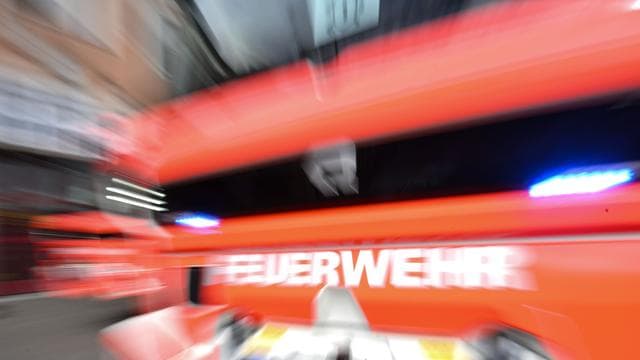 Brände: Großbrand in Meiningen - Rauchwolke kilometerweit sichtbar