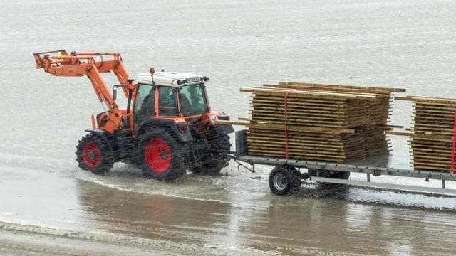 Ungemütliches Wetter: Stürmischer Sonntag: Warnungen für Teile Deutschlands