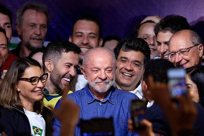Brasilien: Lula siegt mit 51,79%, Bolsonaro Jr. fordert Annullierung der Wahl, unterstützt von Trump