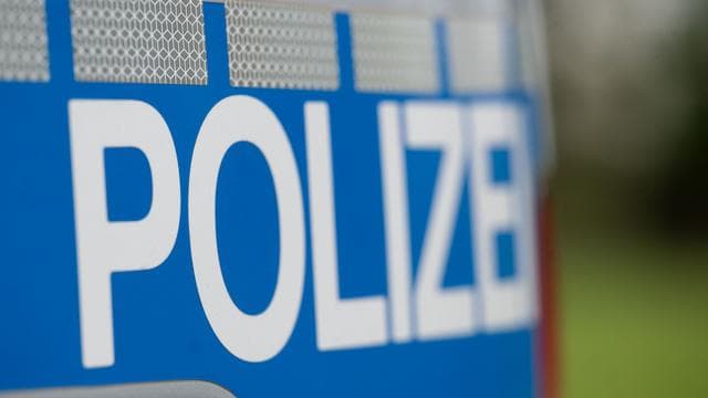 Bremen: 80 Menschen bei Nachbarschaftsstreit – Aschenbecher fliegt