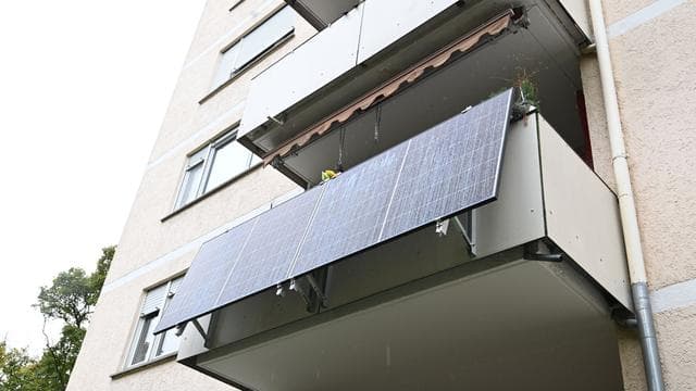 Strom vom Balkon: Noch Millionenbetrag im Fördertopf für Balkonkraftwerke