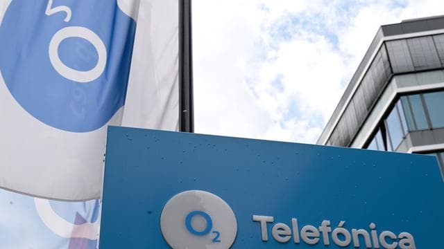Mobilfunkanbieter: Jobabbau bei O2: Gewerkschaft wirft Firma Planlosigkeit vor