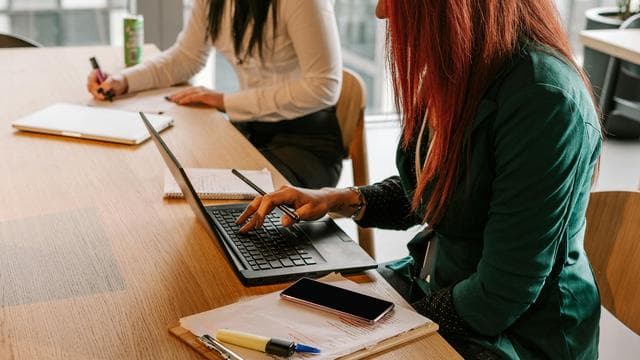 Geschlechterparität: Anteil der Frauen in Führungspositionen stagniert
