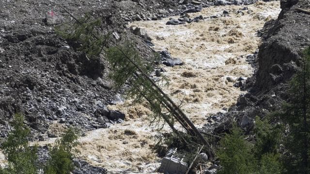 Unglück in Schweizer Alpen: Behörden: Schuttberg auf Blatten teils 100 Meter hoch