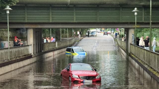 Unwetter in Deutschland: Wetterdienst warnt vor Unwettern und Hitze