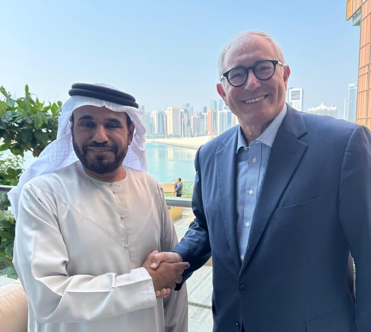Smart Solutions Group und Associated Medias unterzeichnen internationale Kooperationsvereinbarung