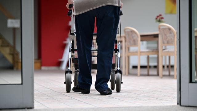 Gesundheit: Pflegeversicherung: Finanzlage "ernst wie nie"
