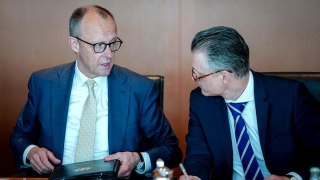 Unionsfraktion im Bundestag: Unionsspitze will am Montag weiter über Nachfolge für Spahn beraten