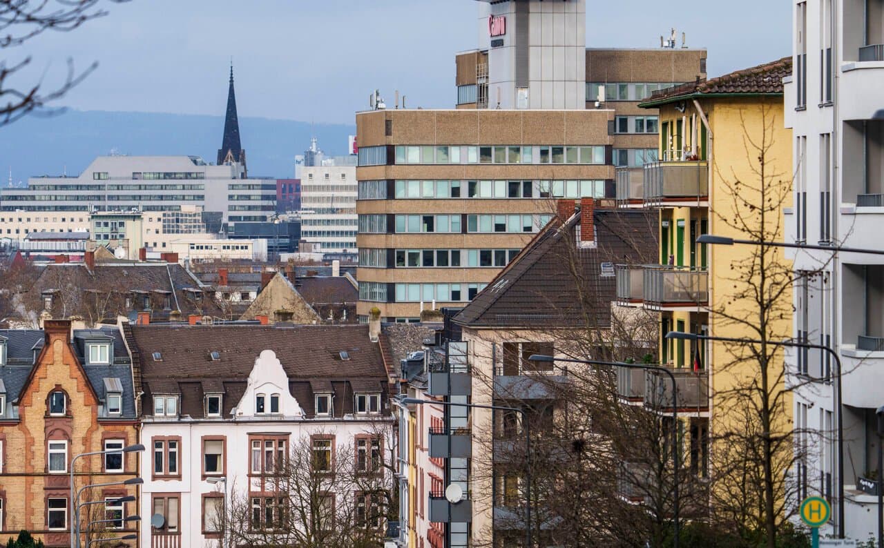 Inside Germany: Frankfurt's mammoth citizenship wait times and remembering Auschwitz