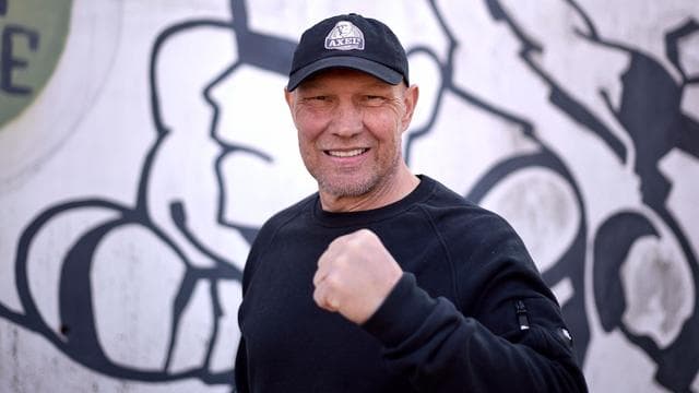 Leute: Boxer Axel Schulz schenkt Museum seine Lieblingsbadehose
