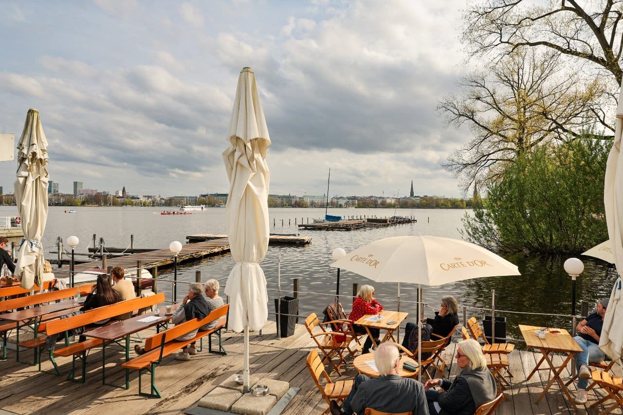 'Beautiful city, unfriendly people': How foreigners feel about living in Hamburg