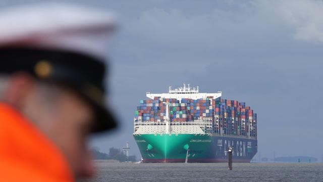Schifffahrt: Neues 24.000-Container-Schiff läuft erstmals Hamburg an