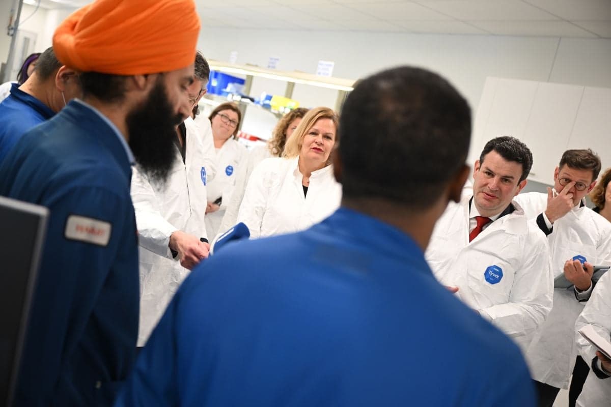 How many skilled workers will immigrate to Germany with the Opportunity Card?