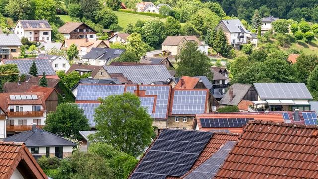 Energieversorgung: Irankrieg und Berliner Sparpläne lösen Solarboom aus