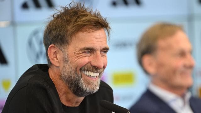 Fußball-Nationalmannschaft: Klopps Knallstart: Bundestrainer warnt und träumt