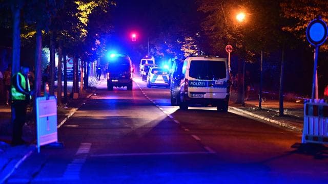 Rettungseinsatz: Menschen auch durch Stichwaffe verletzt?
