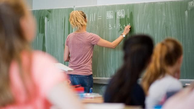 Gehaltszuschläge: Höhere Zulagen für künftige Lehrer - wie sie genutzt werden